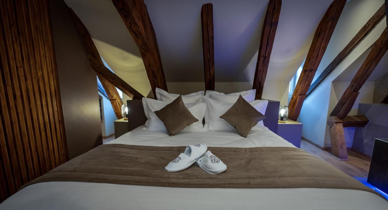 Serenity - De Prestige 4 Et 5 étoiles - 2, 4 Et 6 Personnes- Centre Historique Appartement