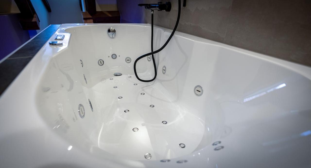 Appartement Serenity - De Prestige 4 Et 5 étoiles - 2, 4 Et 6 Personnes- Centre Historique Colmar